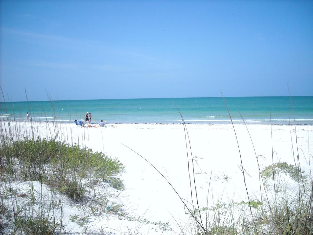 Boca Ciega Bay Apartment セント・ピート・ビーチ エクステリア 写真